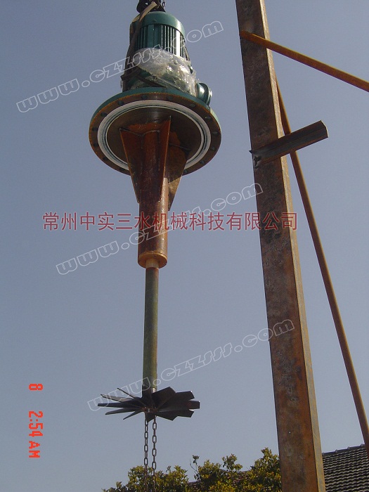 推進(jìn)式攪拌機(jī)施工現(xiàn)場(chǎng)